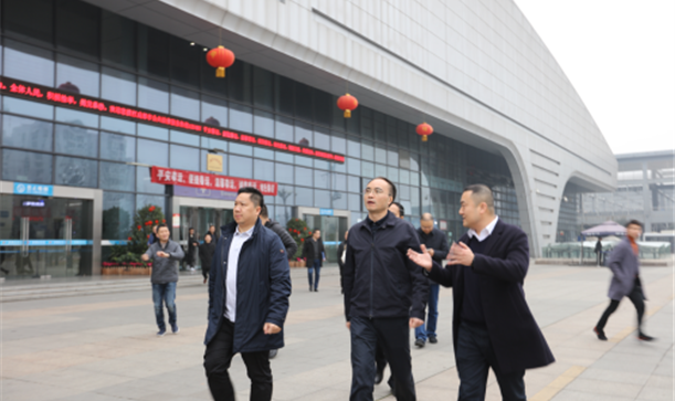 区委副书记、代区长王忠诚到新都客运 枢纽站检查春节安全工作