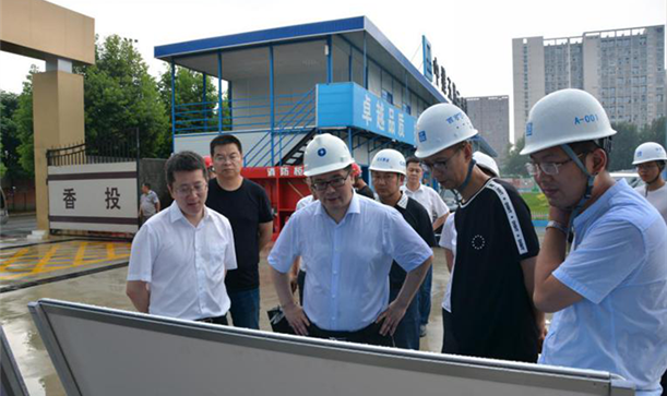 新都区区委副书记、区长李云到新都香城体育中心项目调研指导工作